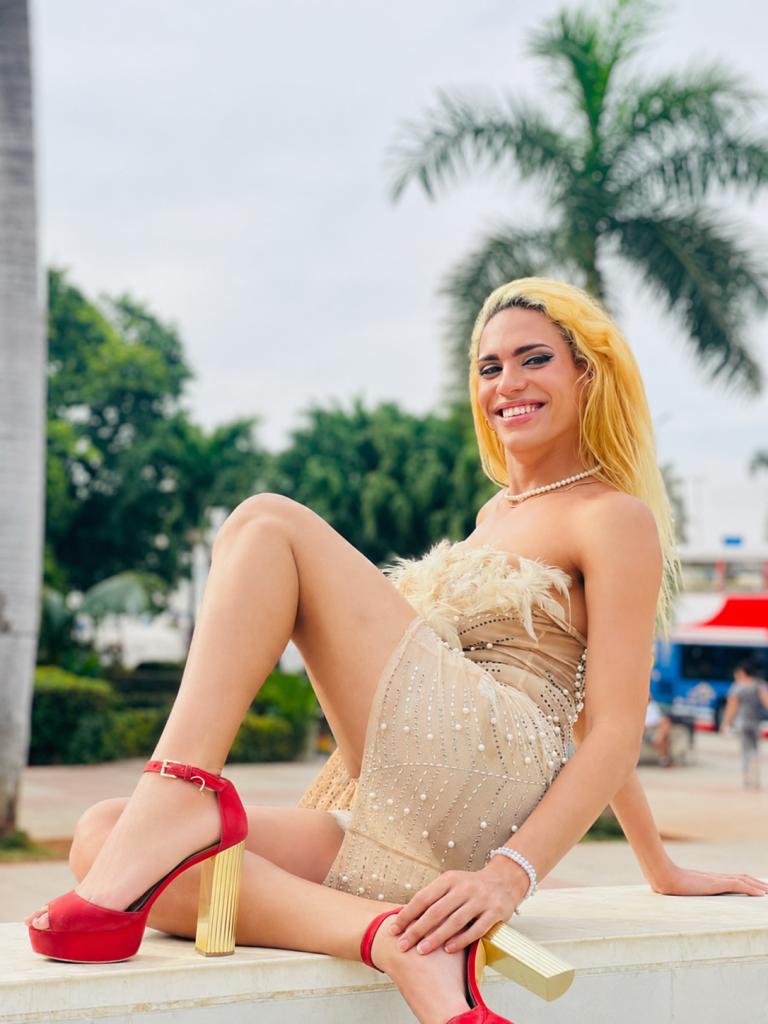 672889580: Transexual en Barcelona