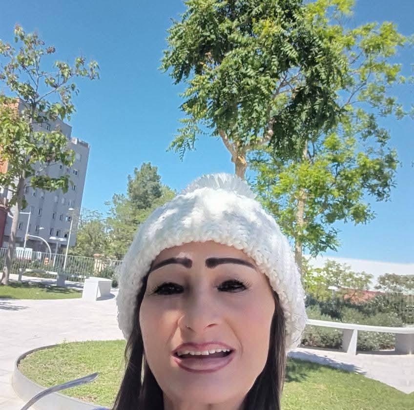 672829336: Chica busca chico en Barcelona
