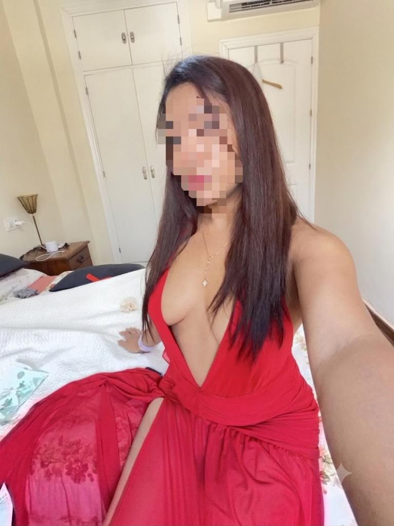 643904729: Chica busca chico en Cádiz