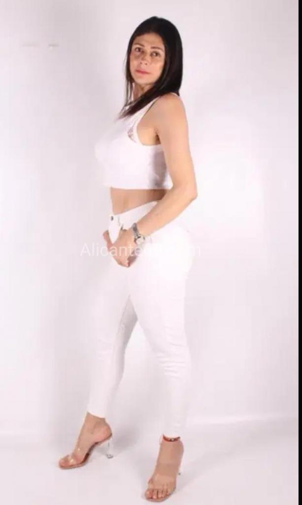 614848754: Chica busca chico en Alicante