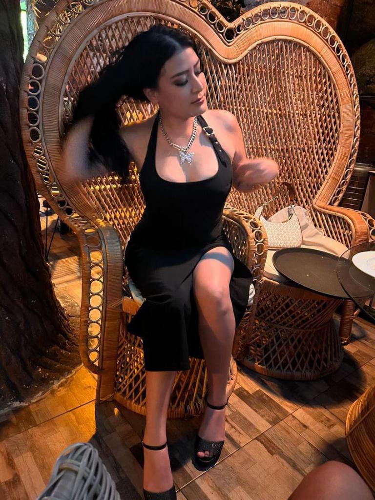 670089272: Chica busca chico en Barcelona