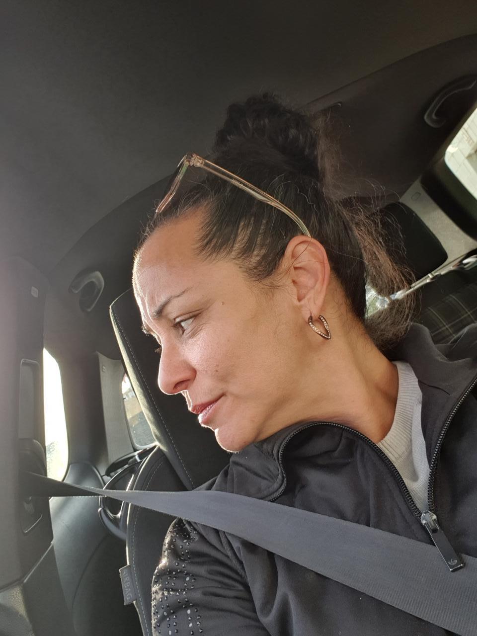 667605351: Chica busca chico en Valencia