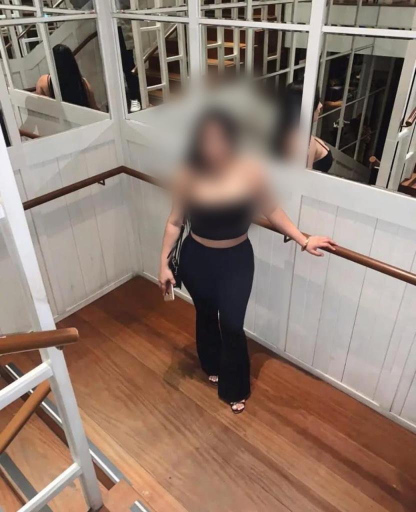 633384083: Chica busca chico en Granada