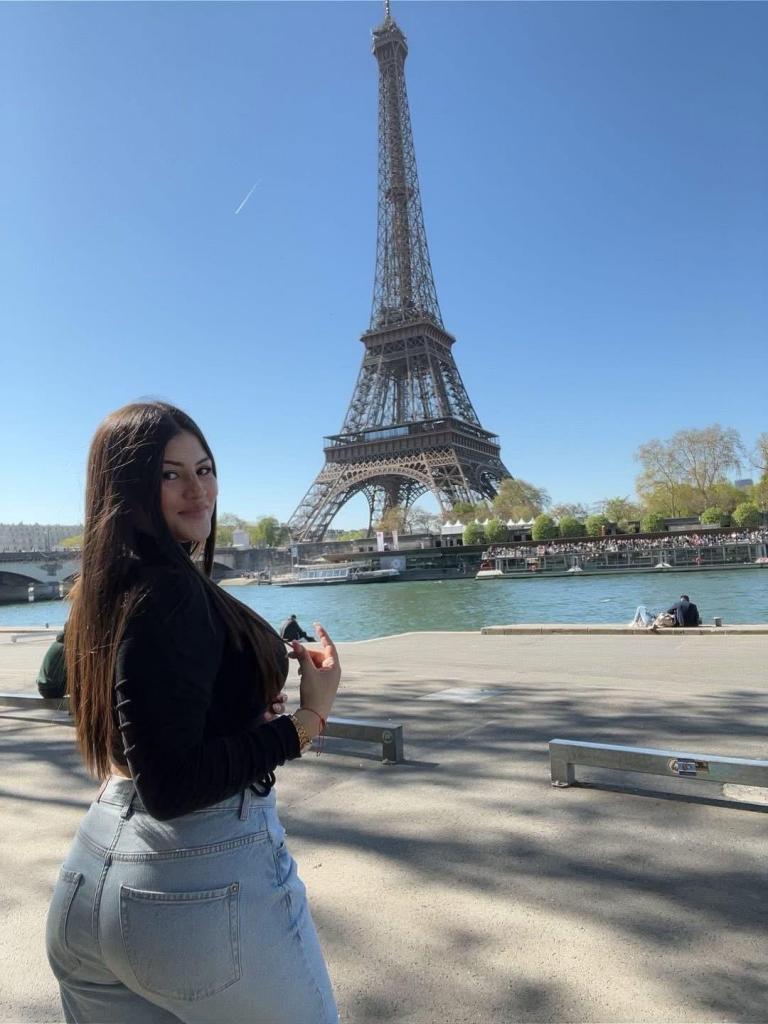 613887158: Chica busca chico en Valencia