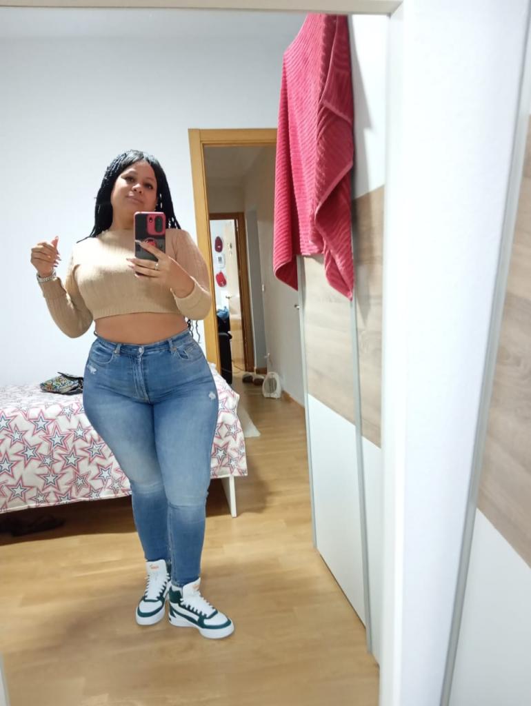 Chica busca chico en Huelva: 