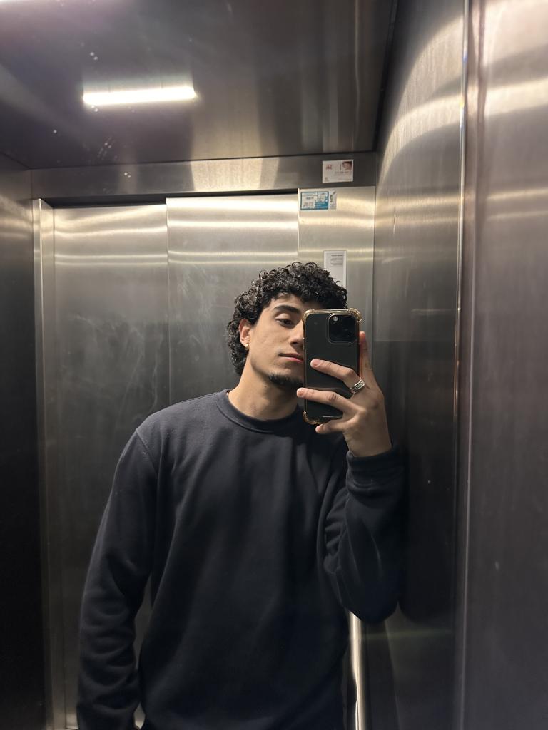 645363363: Chico busca chica en Barcelona