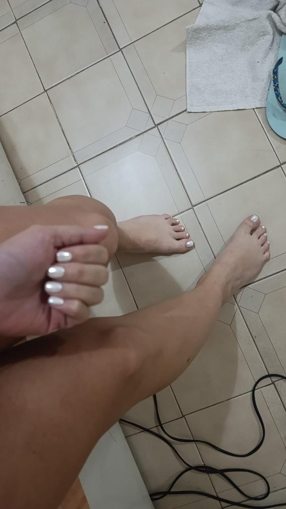 654238069: Chica busca chico en Madrid