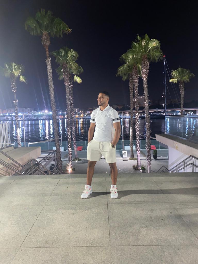 Chico busca chica en Barcelona: 