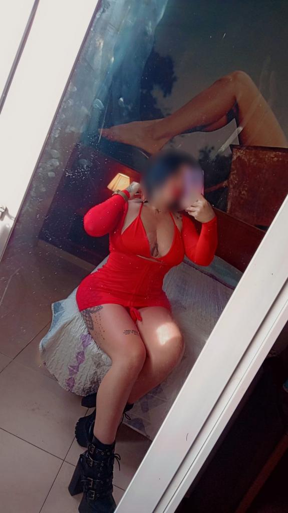 647789924: Chica busca chico en Almería
