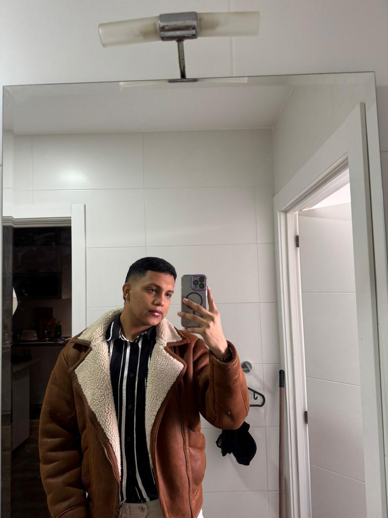 613856352: Chico busca chica en Cantabria