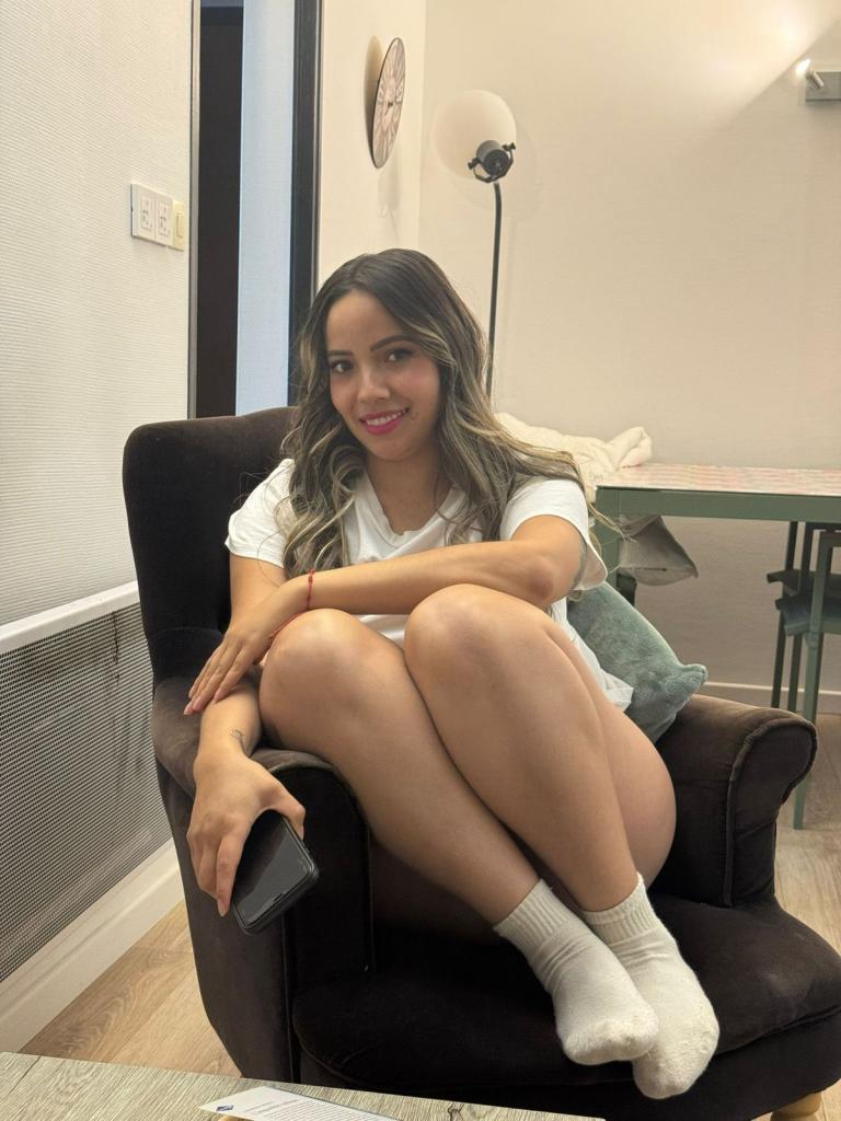 643885316: Chica busca chico en Zaragoza