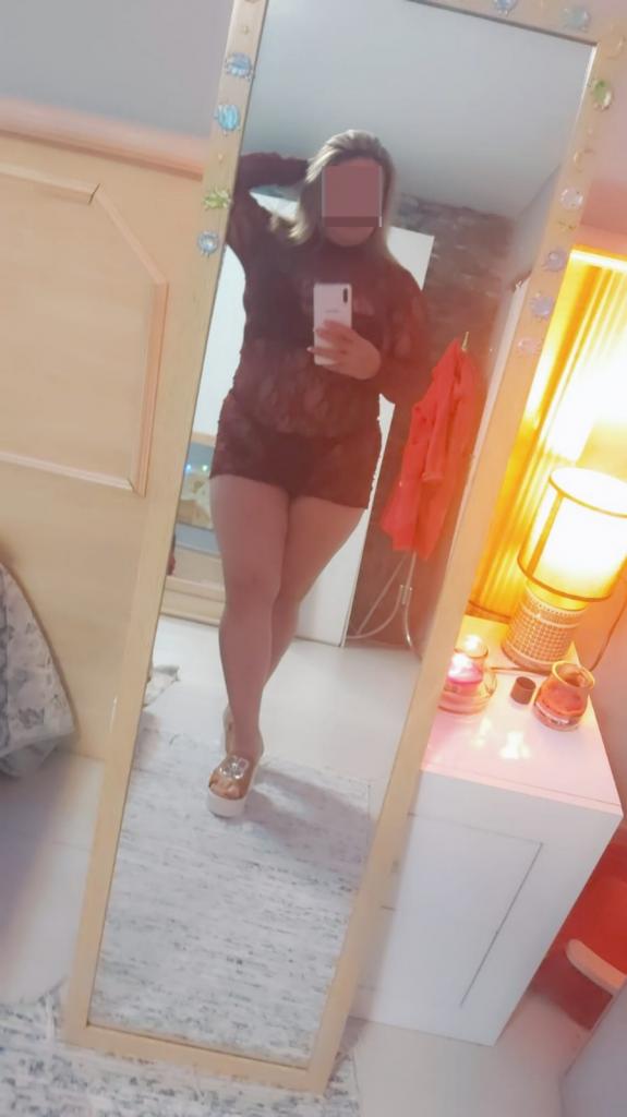 Chica busca chico en Ibiza: 