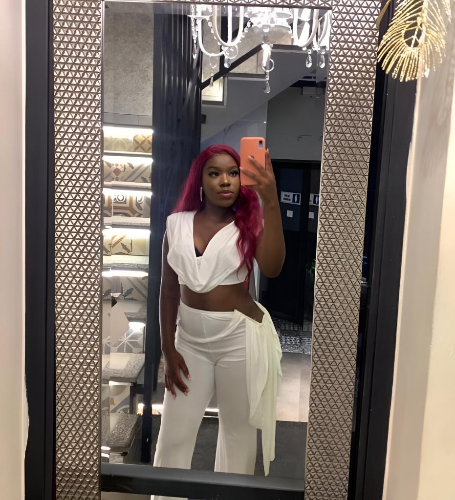 Chica busca chico en Ibiza: 