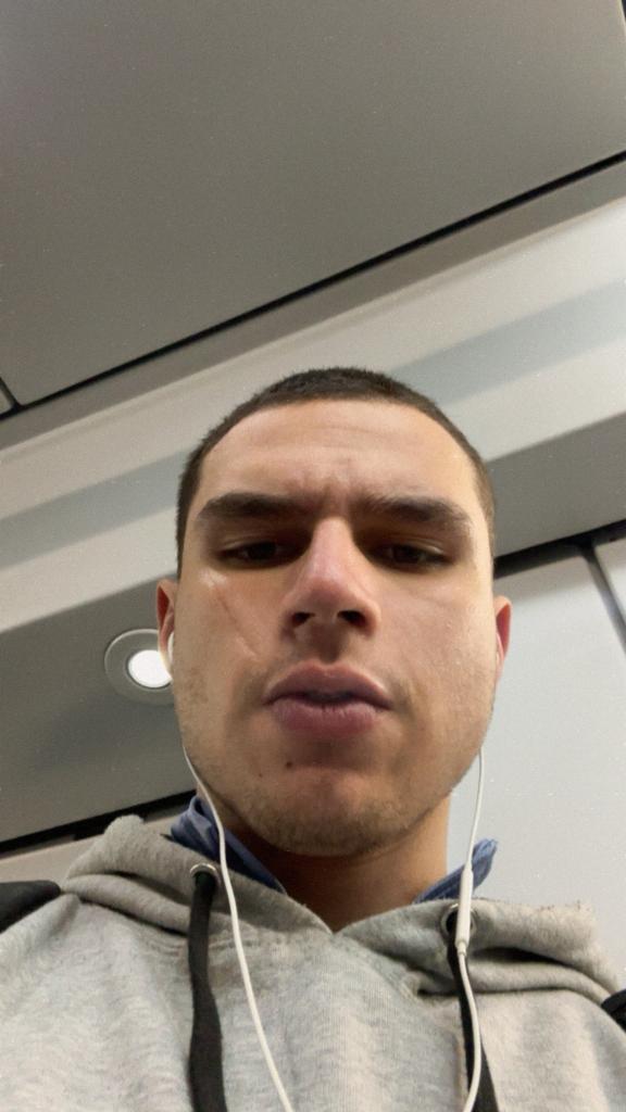 670869173: Chico busca chica en Madrid