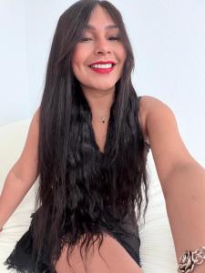 647749218: Chica busca chico en Sevilla