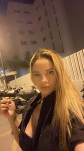 663047394: Chica busca chico en Ibiza