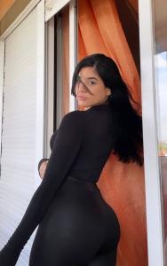 664035348: Chica busca chico en Madrid