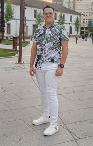 614249986: Chico busca chica en Pontevedra