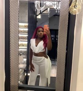 666314324: Chica busca chico en Ibiza