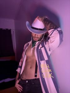 916248938: Chico busca chica en Madrid