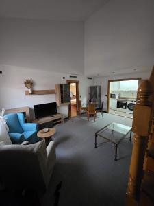 614038236: Chica busca chico en Zaragoza