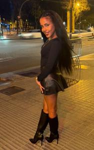 607628178: Chica busca chico en Barcelona