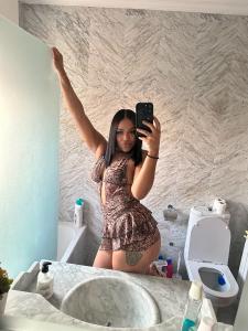 670826690: Chica busca chico en Málaga