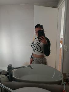 664608691: Chica busca chico en Barcelona