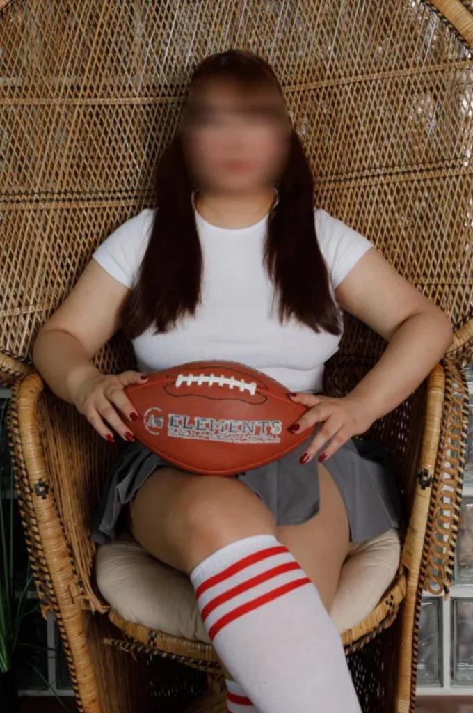 631223639: Chica busca chico en Murcia