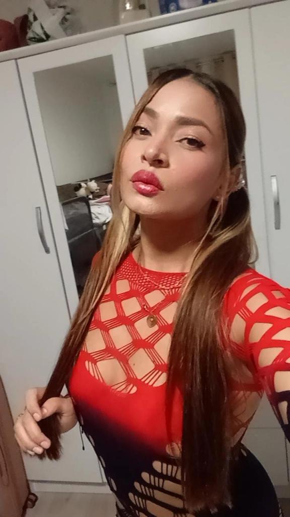Chica busca chico en Murcia: Chica busca chico