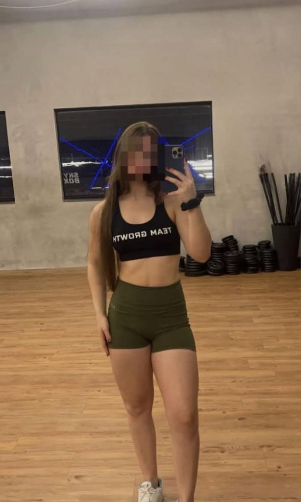 613783438: Chica busca chico en La Coruña