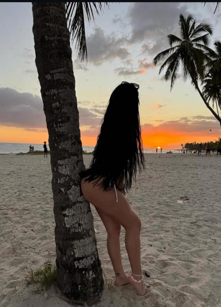 Chica busca chico en Granada: Chica busca chico