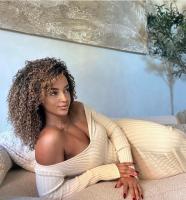 631398874: Chica busca chico en Barcelona