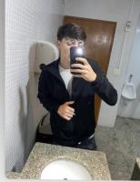 643014450: Chico busca chica en La Coruña