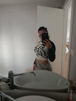 664608691: Chica busca chico en Barcelona