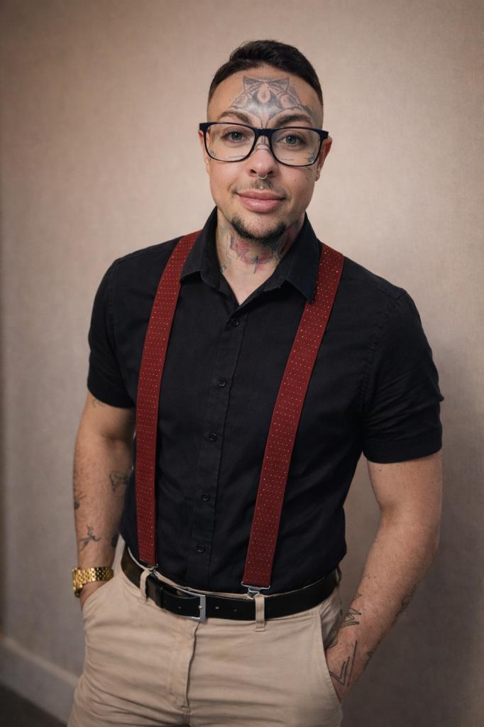 Chico busca chica en Sevilla: 