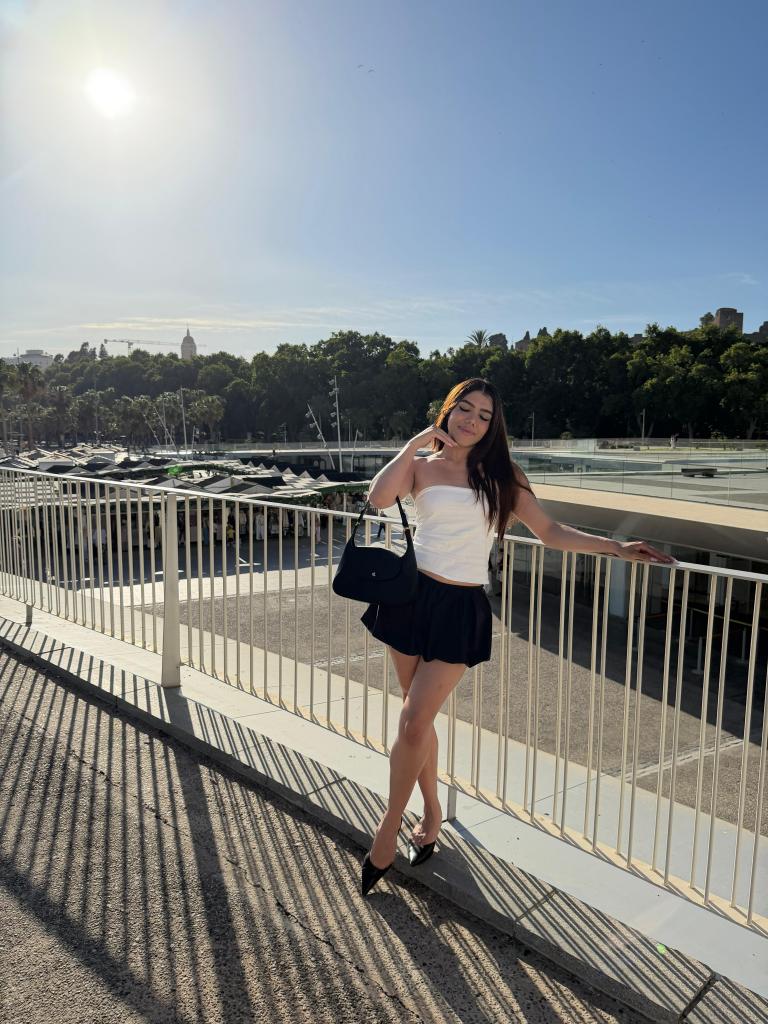 Chica busca chico en Cádiz: 