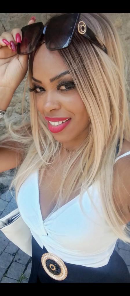658892055: Chica busca chico en Barcelona