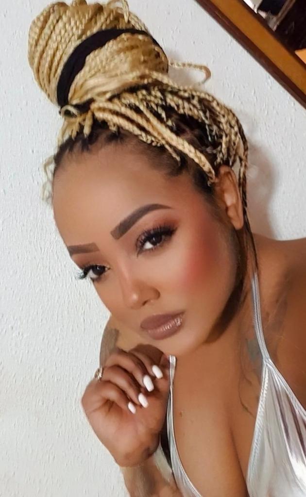 Chica busca chico en Alicante: Chica busca chico
