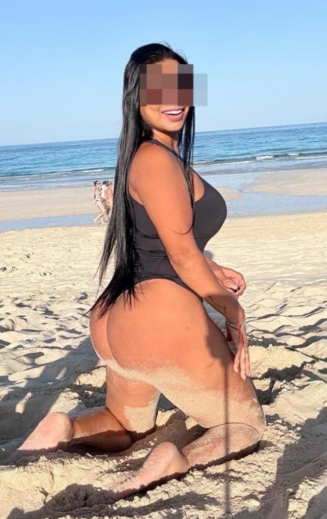 Chica busca chico en Ibiza: Chica busca chico