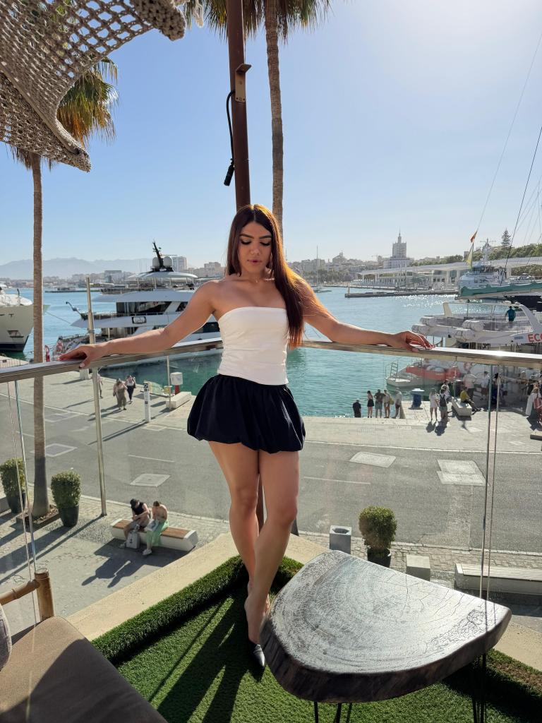 Chica busca chico en Cádiz: 