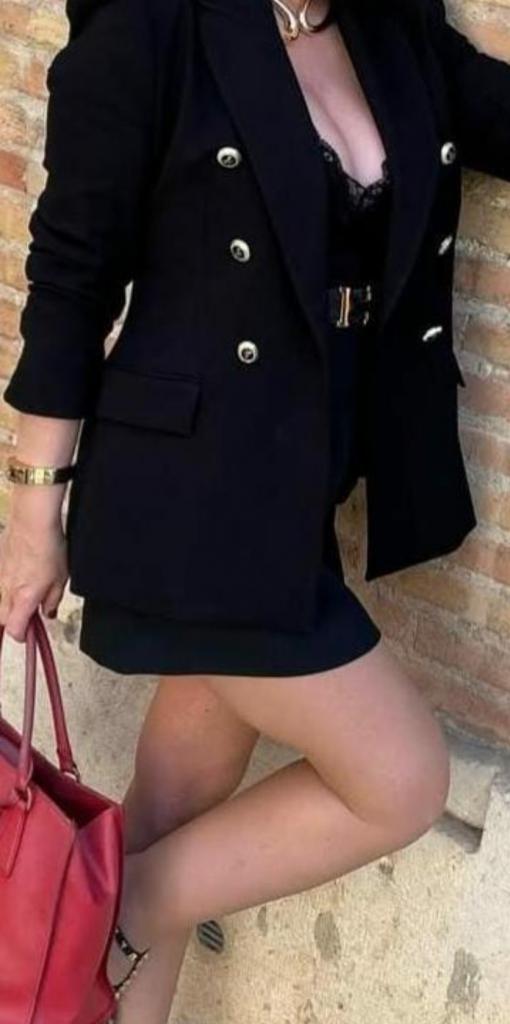 607810519: Chica busca chico en Cádiz