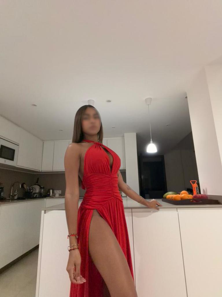 666314466: Chica busca chico en Ibiza