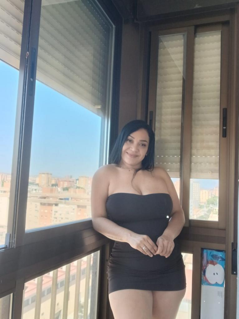 692879135: Chica busca chico en Málaga