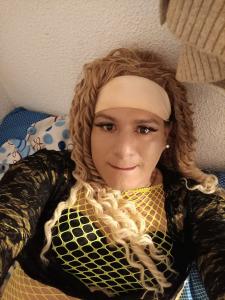 610413791: Chica busca chico en Barcelona