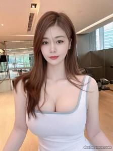 667885000: Chica busca chico en Almería