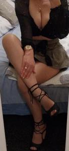 607810519: Chica busca chico en Cádiz
