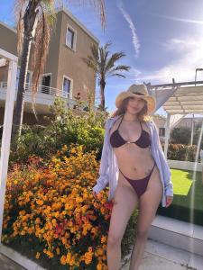 664780683: Chica busca chico en Granada