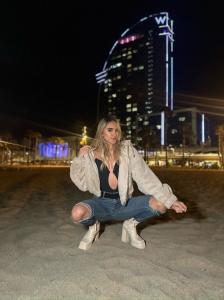 607429561: Chica busca chico en Cádiz