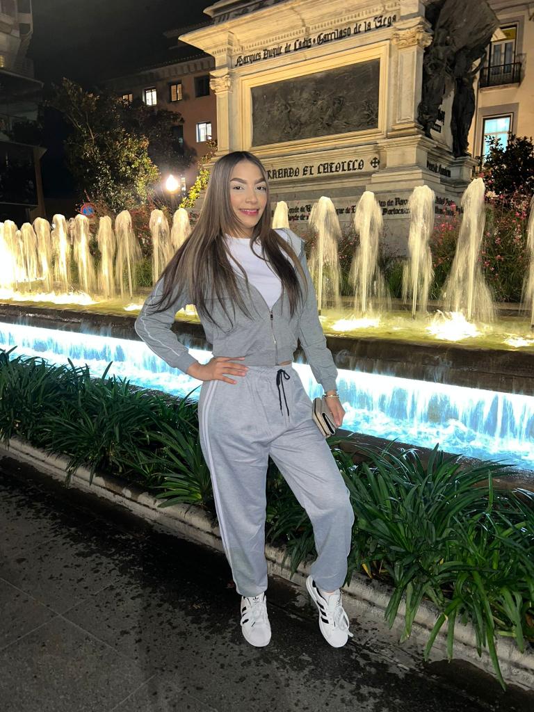 613748740: Chica busca chico en Granada
